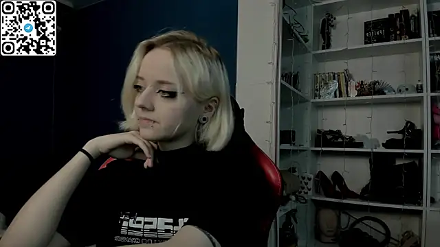 Holy Mistress S online show from December 17, 10:08 am