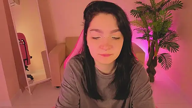 Linda Sweetiest online show from December 15, 1:00 am