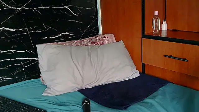 BadZuluBitch online show from April 11, 6:41 am