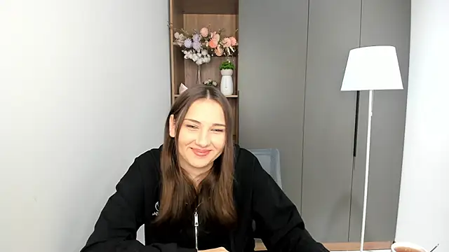 KateCahee online show from October 28, 5:13 am