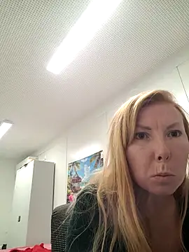 JeniJansi online show from October 23, 7:42 pm