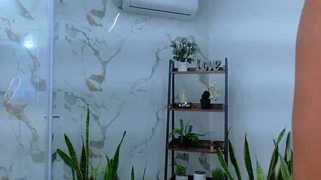 AdelineJhones online show from February 11, 8:32 pm