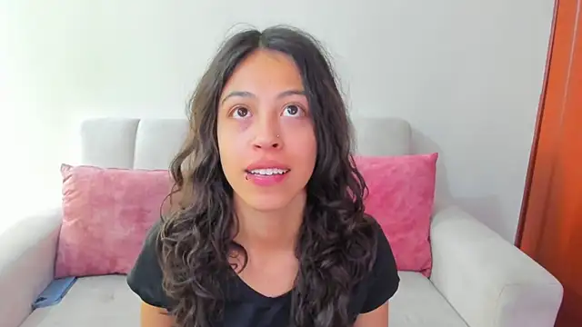 emily jonessxx online show from November 10, 8:04 pm