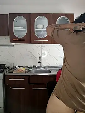 kasandraandsilvii online show from October 28, 1:39 pm