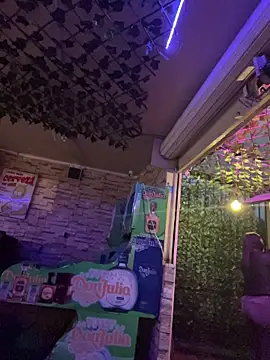 Lia  white online show from December 21, 11:08 pm