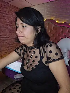 Roxanne Han online show from November 23, 12:07 pm