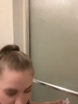 elliepixie online show from March 11, 11:29 pm