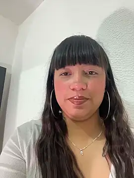 misschloe  online show from October 29, 2:09 pm