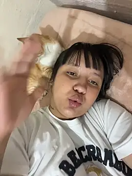 misschloe  online show from October 31, 3:05 pm