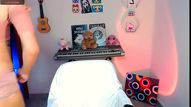 AdelineEsposito online show from March 26, 12:57 am