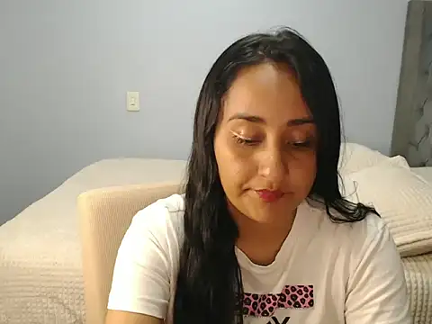 cute8smile online show from January 6, 10:57 pm