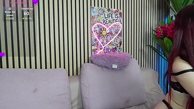 MirunaHaze online show from November 22, 6:05 am