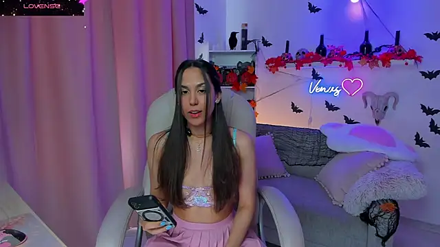 Snapshot of VenusIslove chatting on October 23, 9:10 pm VenusIslove online show from October 23, 9:10 pm