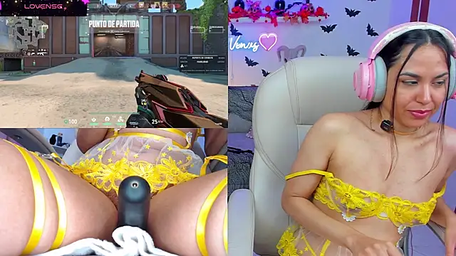 Snapshot of VenusIslove chatting on October 9, 8:13 pm VenusIslove online show from October 9, 8:13 pm