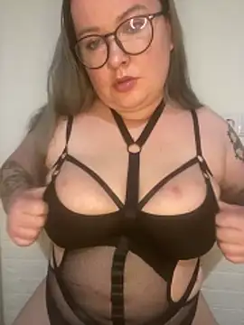 VandaNoira online show from October 28, 5:52 pm