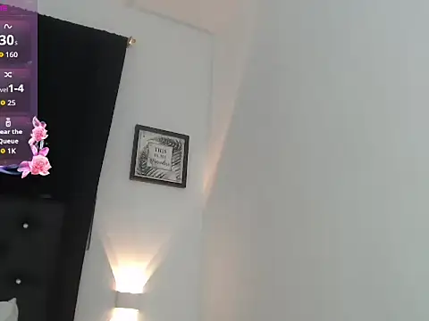 Ciara-Smith online show from October 31, 4:44 pm