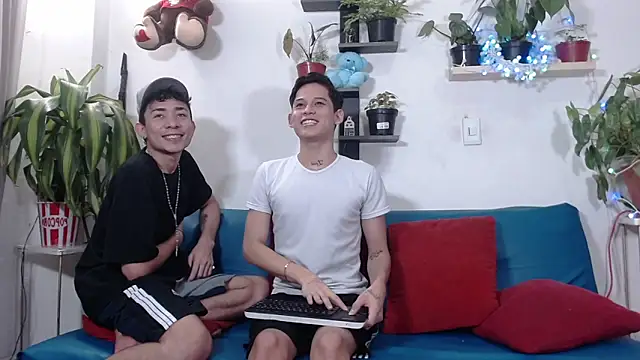 Hot Boys Latinos X online show from April 2, 1:14 am