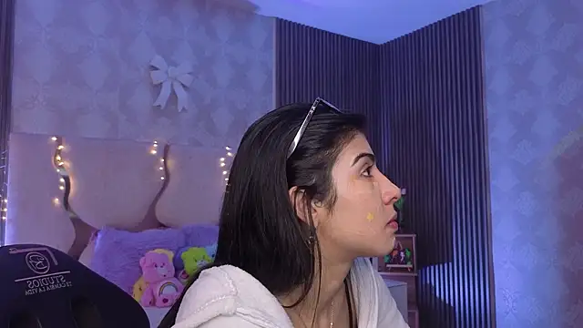 MAIILY TAY online show from February 13, 12:29 pm