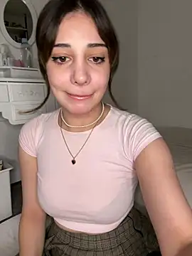 bellefleurrr online show from July 20, 11:56 am