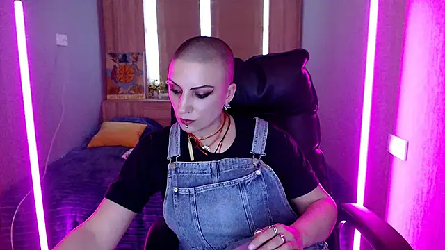 Sweet-n-Strong online show from March 31, 5:51 am