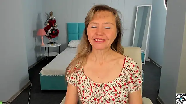 Carla Vogue online show from December 21, 3:00 am