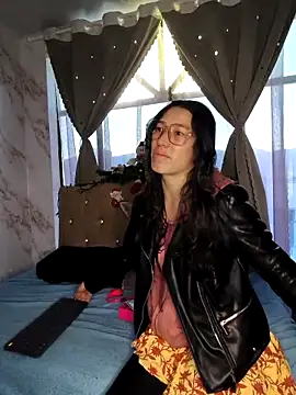 eva delight  online show from December 15, 11:15 am