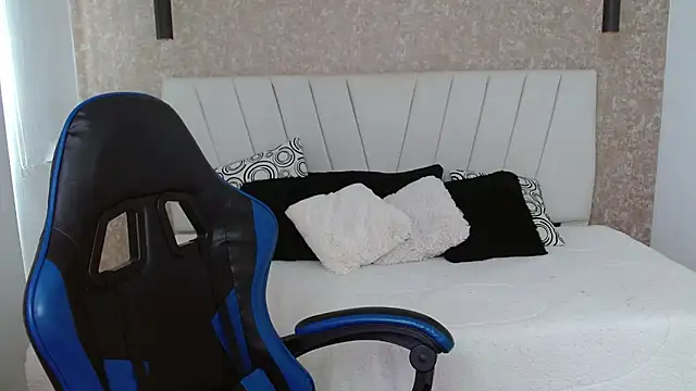 AliceSmity  online show from March 13, 2:29 pm