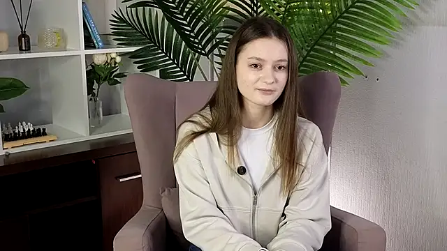 BryannaGilstad online show from October 26, 12:00 pm