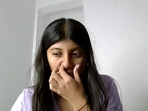 YeseniaRodriguez3 online show from February 12, 8:32 pm