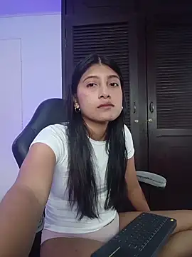 YeseniaRodriguez3 online show from May 29, 12:47 pm
