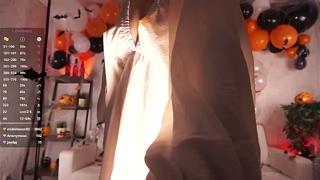 KatelinGueth online show from November 1, 9:24 am