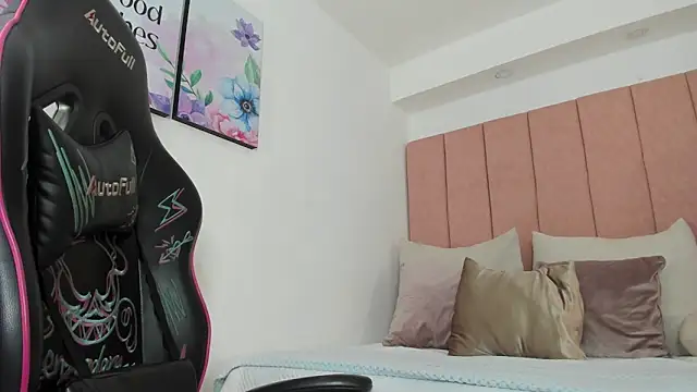 violeta ruizz online show from February 7, 7:40 pm