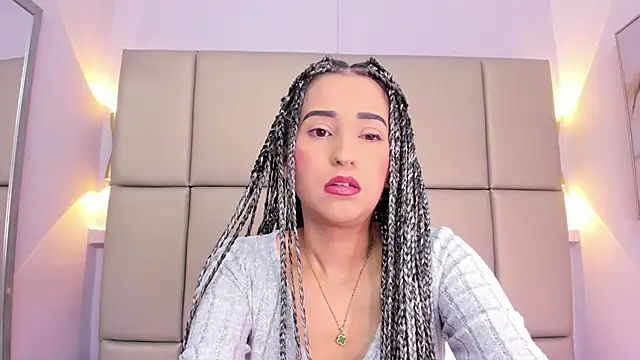 violett rabbit  online show from November 17, 12:06 pm