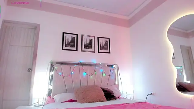 Sweetiee Aurora online show from December 18, 8:46 pm