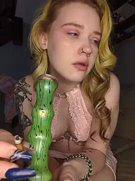 mattiethebaddieee online show from February 5, 5:21 am