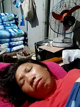 bella-la online show from November 10, 8:48 pm