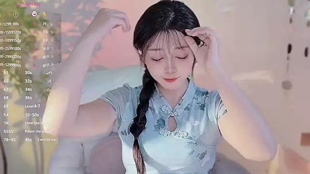 Yiluo95 online show from March 27, 4:30 pm