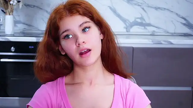 YettaCalabria online show from February 1, 11:42 am