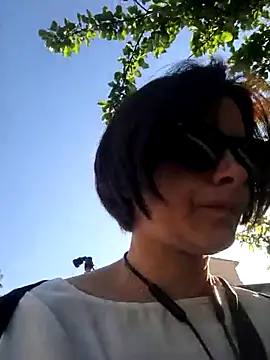 Piediniecollant online show from April 19, 6:35 am