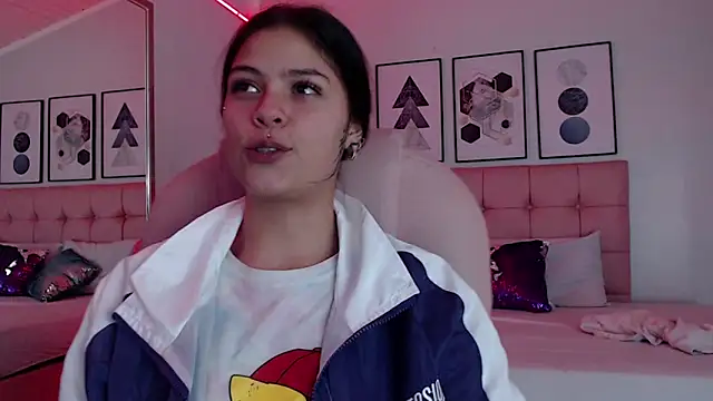 KikiVelvet online show from January 15, 10:05 pm