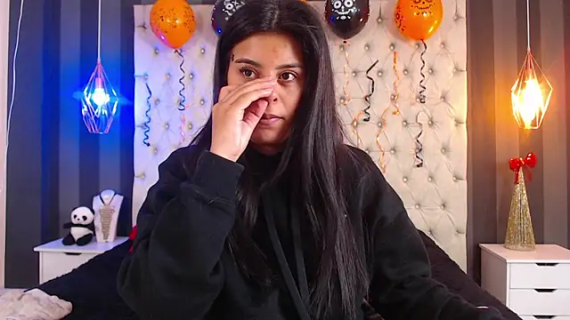 Camile Petite online show from October 29, 7:38 pm