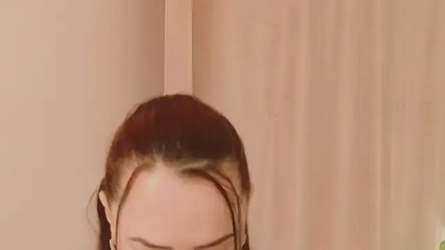 SiennaRosse online show from April 9, 8:36 pm