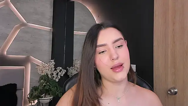 DakotaRussell  online show from June 25, 2:29 pm