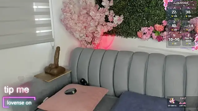 Doris cruzz online show from December 5, 1:23 pm