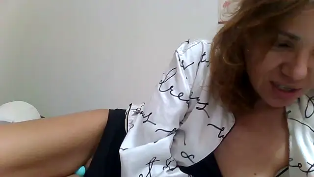 loveryvicky online show from April 5, 4:28 pm