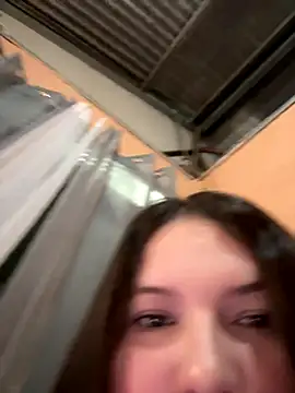 selenereyy online show from October 28, 7:14 am