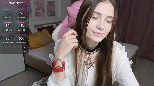 Hana Flo  online show from November 10, 2:01 pm