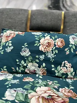 Heena Sharma982 online show from April 5, 6:07 pm