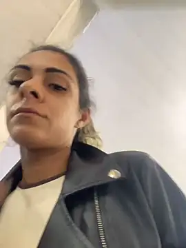 sabrinaneves online show from July 16, 2:32 pm