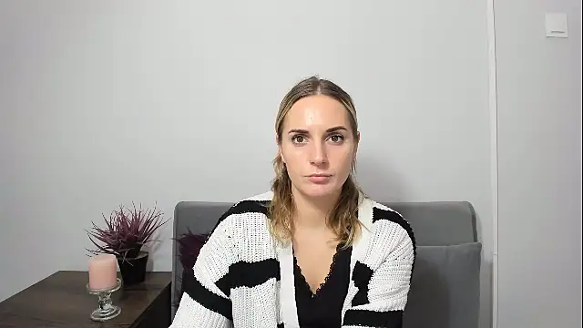 EmmaTempting online show from November 6, 9:21 pm